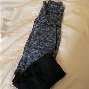 Women’s contrast Lululemon leggings